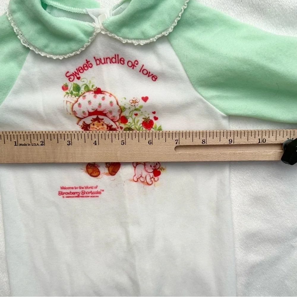 Vintage 1980 Lullaby Land Strawberry Shortcake Bodysuit Footie Pajama NB-3M Baby